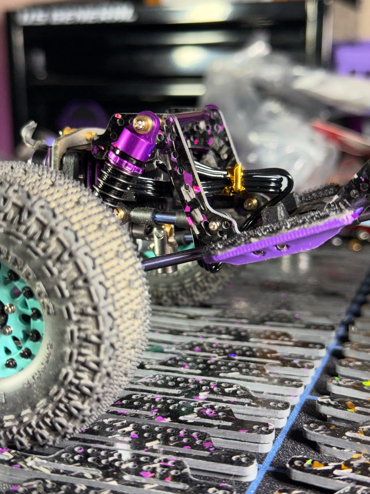 1) Dragonfly v4 FC chassis