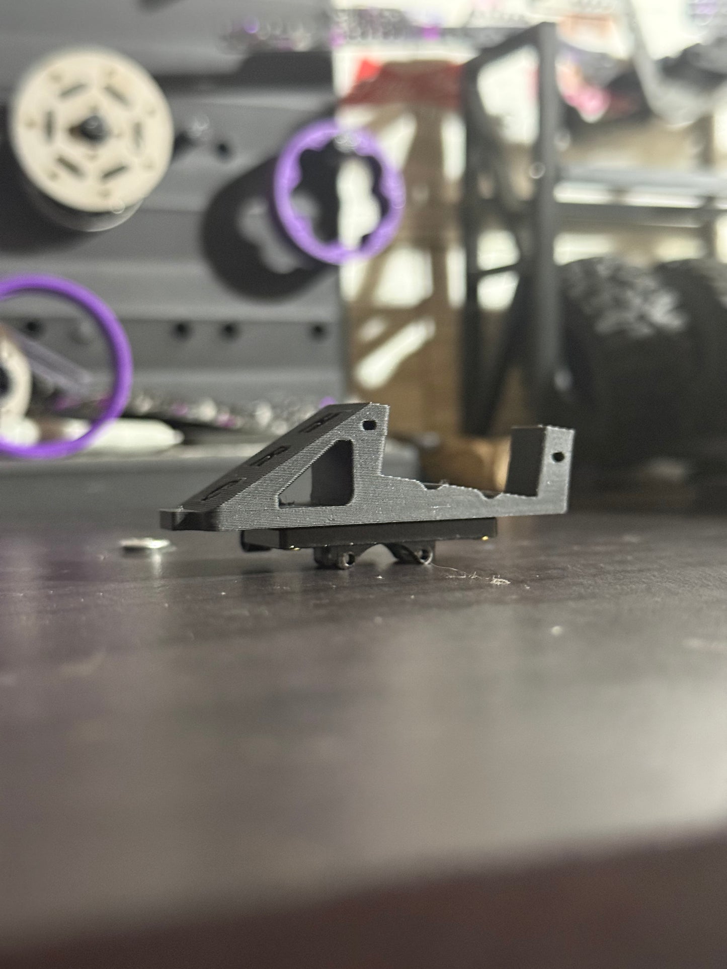 Printed boa for adjustable servo mounts