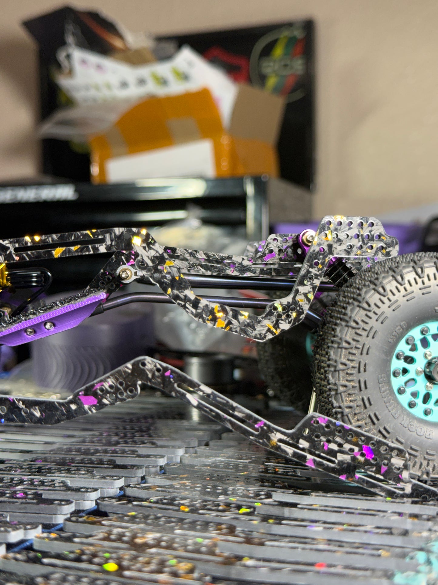 1) Dragonfly v4 FC chassis