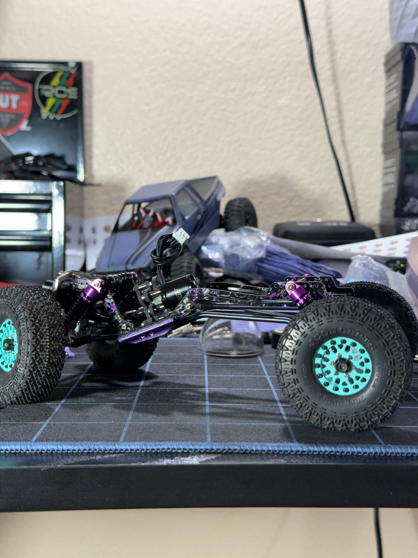 1) Dragonfly v4 FC chassis