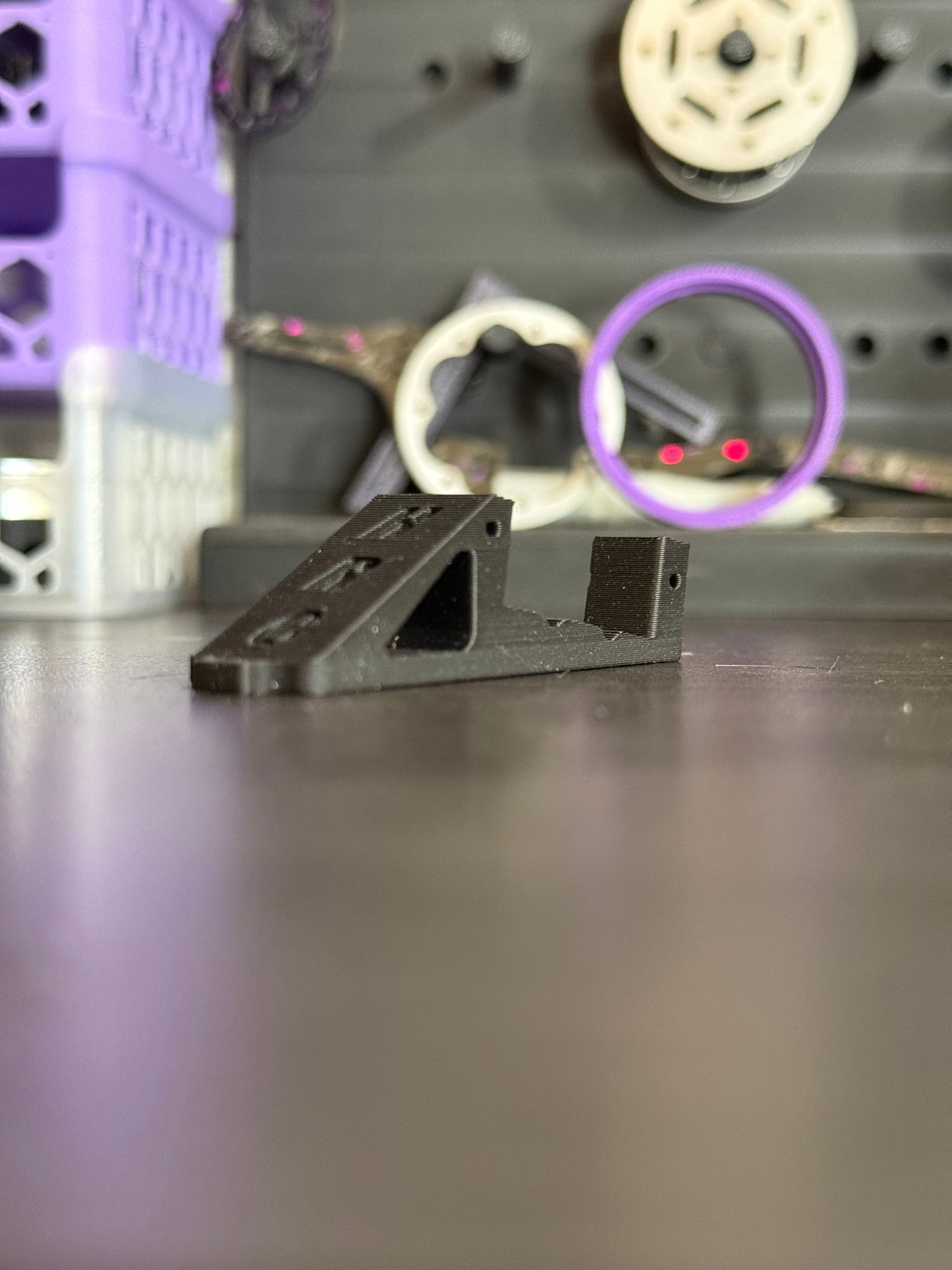 Printed boa for adjustable servo mounts