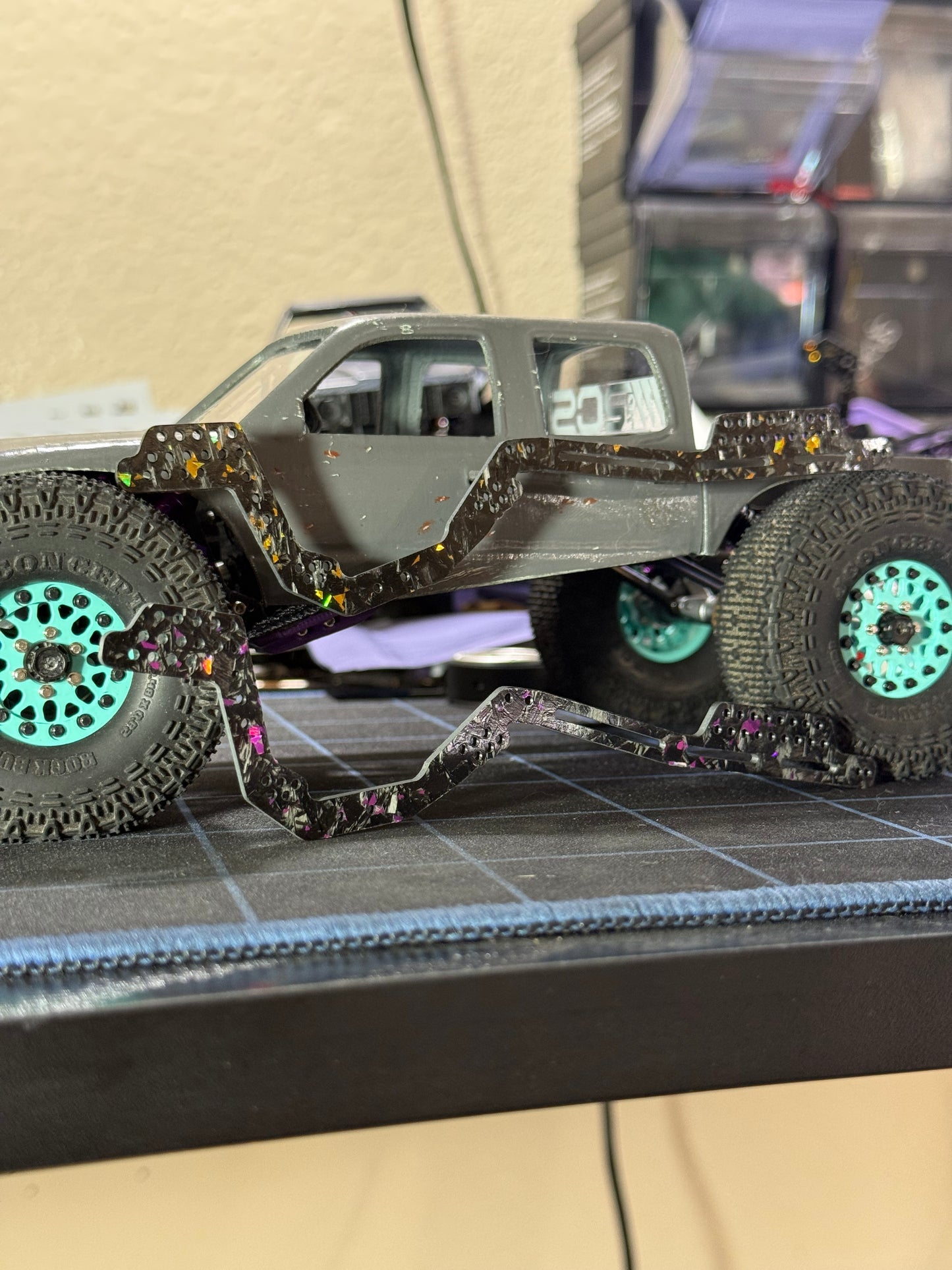 1) Dragonfly v4 FC chassis