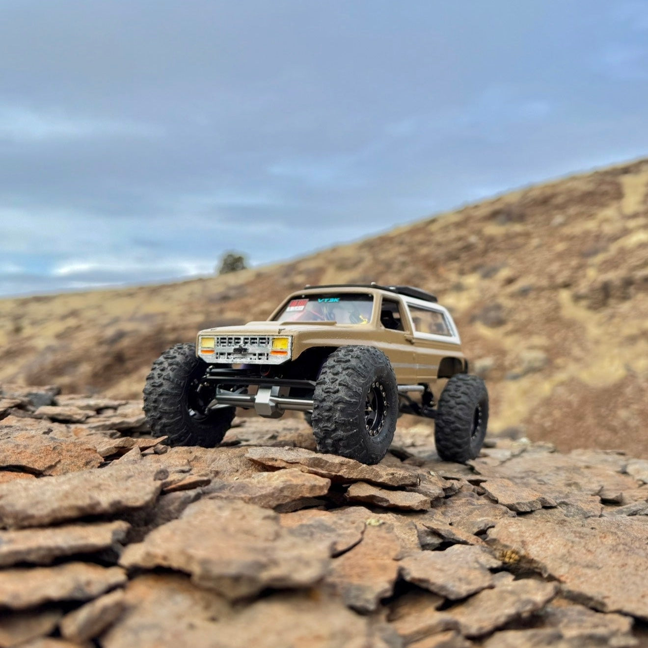 chevy k5 gladiator wheel base